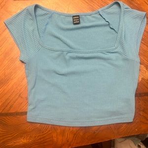 Blue cropped tee